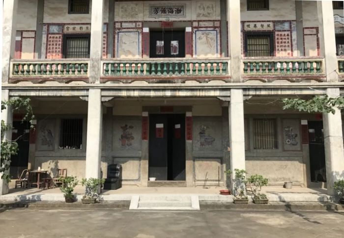 艺术家陈彧君福建莆田老家的房子.jpg