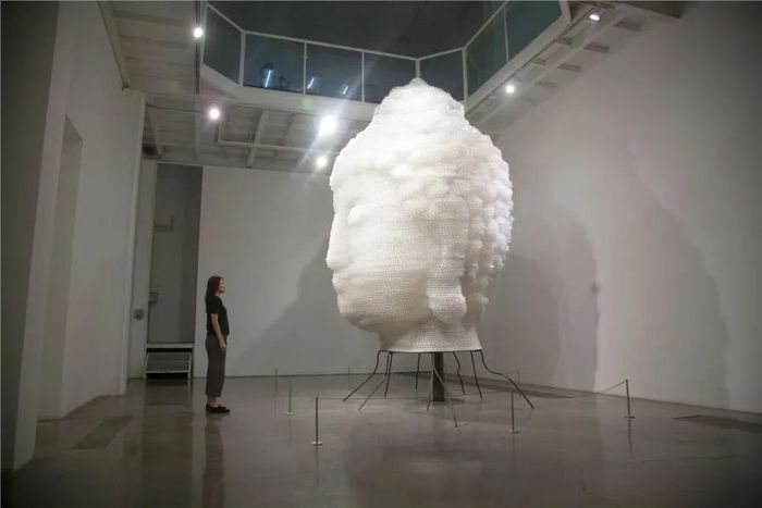 2019年北京798艺术区艺·凯旋画廊，“陆地和声·吴达新个展”展览现场（1）.jpg