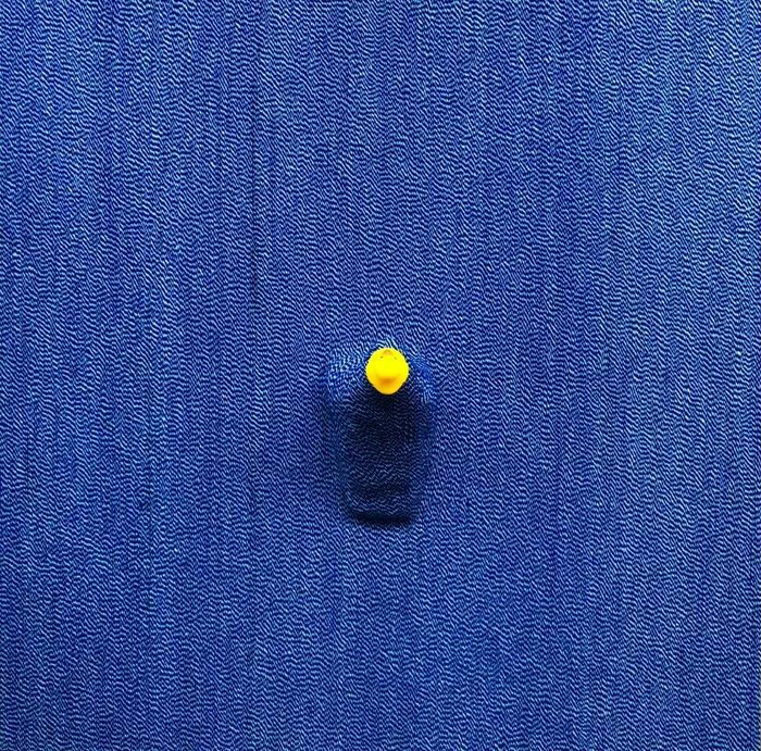 《小黄鸭-1》，100×100cm，综合材料，2018.jpg