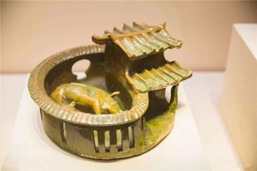 东汉 绿釉陶猪圈 中国国家博物馆藏.webp.jpg